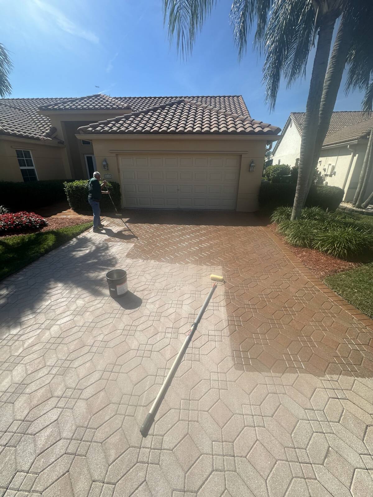 Clean paver driveway in Davie, FL