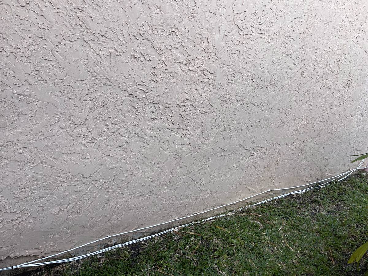 Stucco wall washing in South Florida — after