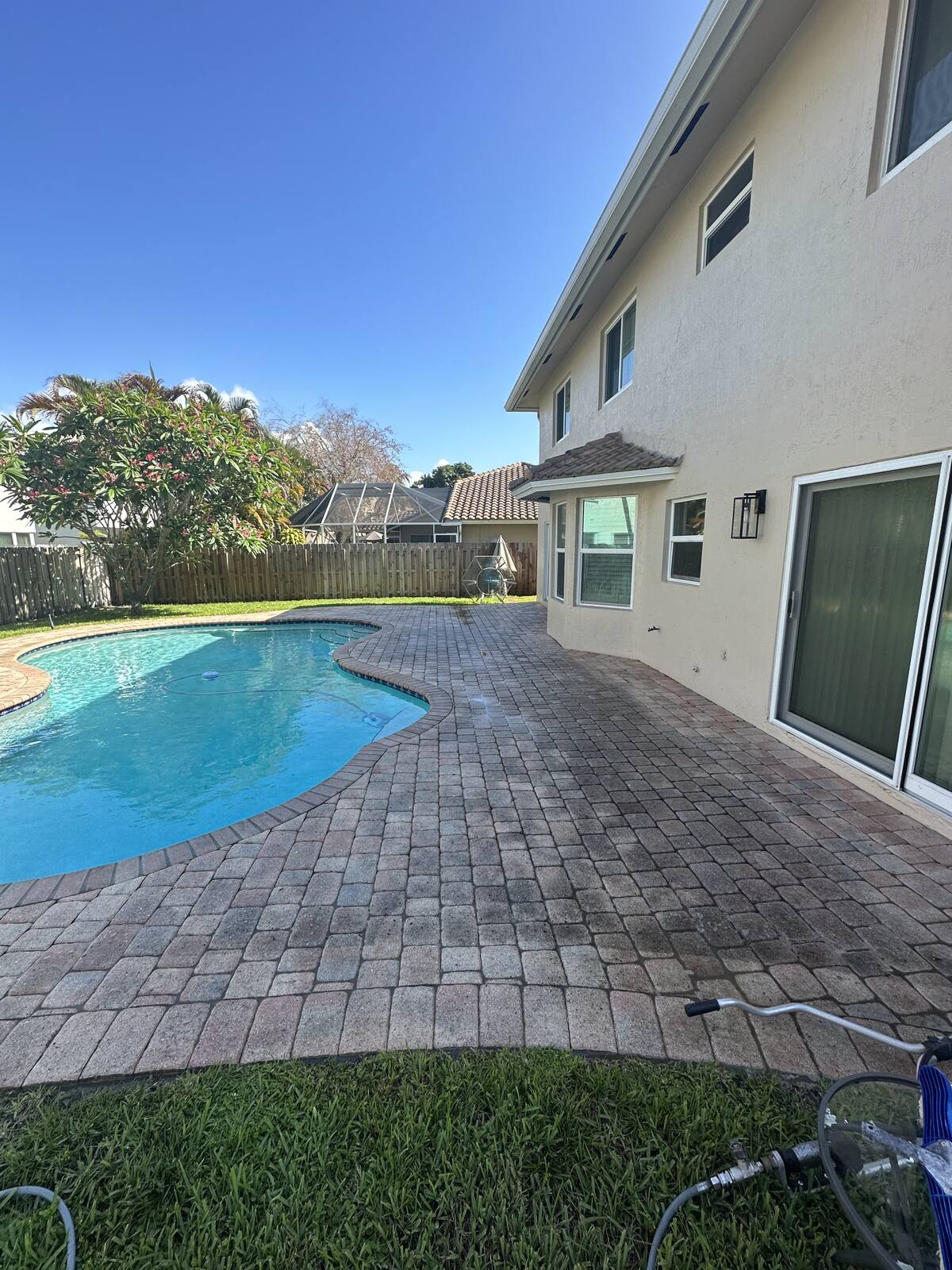 Clean pool deck and patio in South Florida